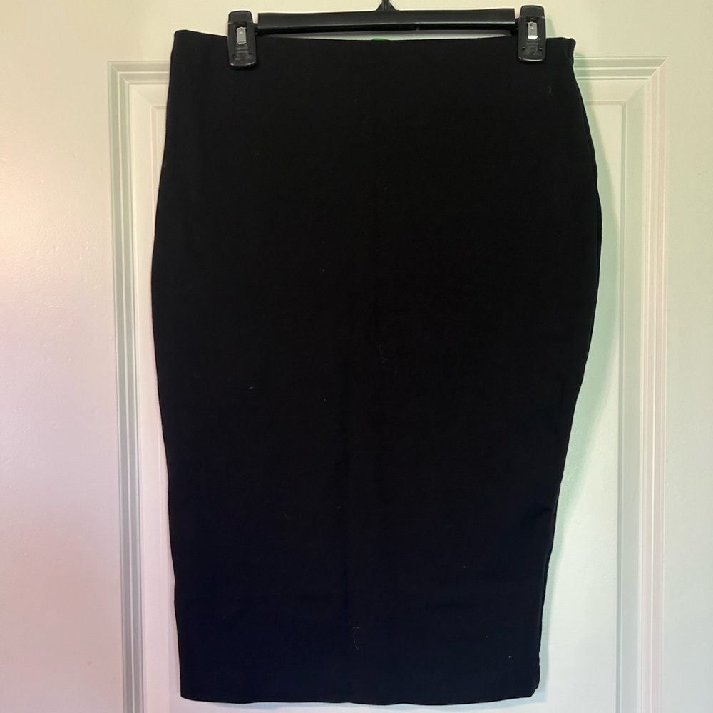 Stretch Fit Black Pencil Skirt